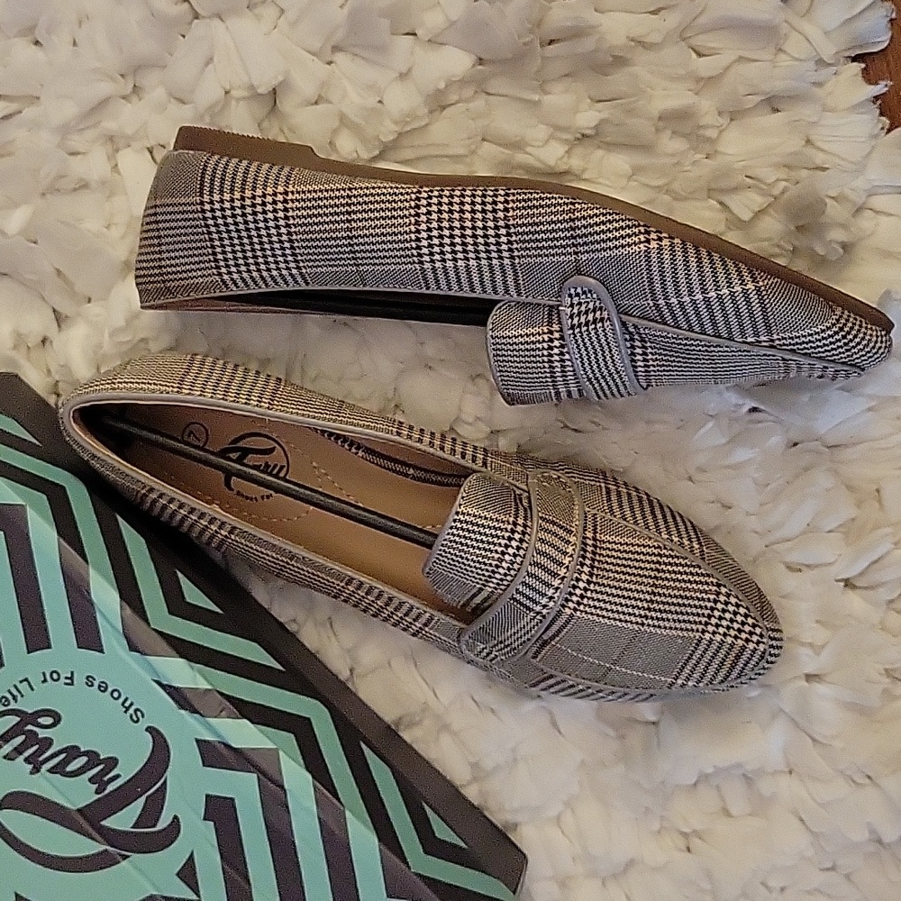 Trary gray plaid loafers pointed toe flats classic comfortable Size 7 New…